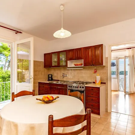 Apartment Schöne Wohnung In Blato Mit Wlan