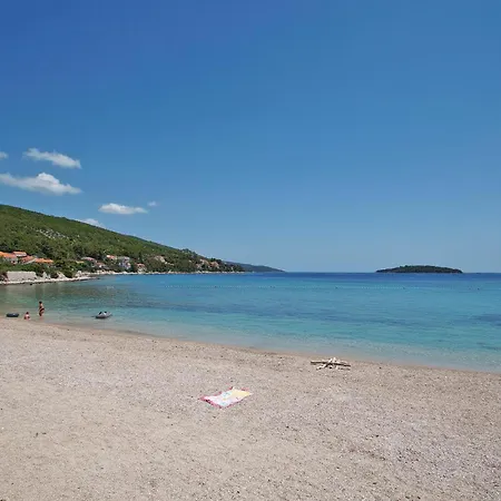 Apartment 2 Bedroom Beautiful In Blato *